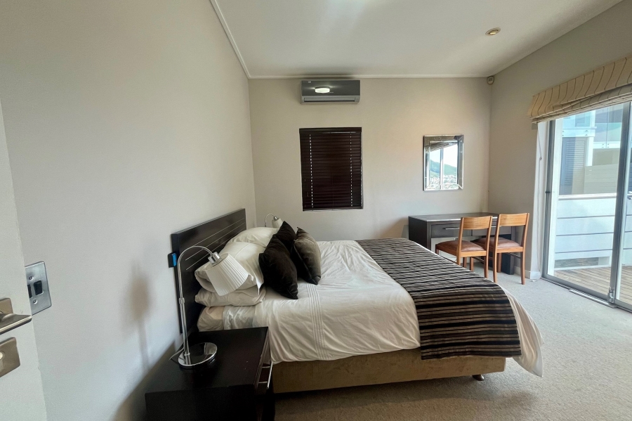 To Let 4 Bedroom Property for Rent in Tamboerskloof Western Cape